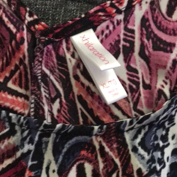 XL Razorback Tank Top - Picture 2 of 6